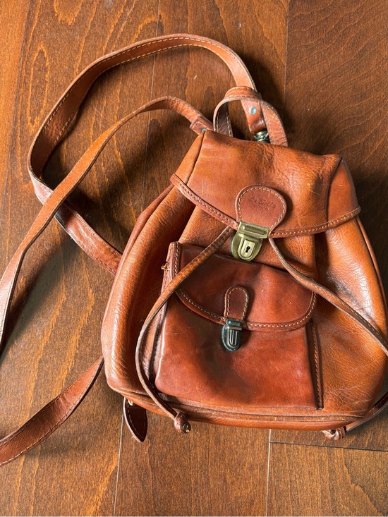 La Sella Roma Handbags - Vintage La Sella Roma Italian Leather Small Backpack Satchel, Drawstring Flap